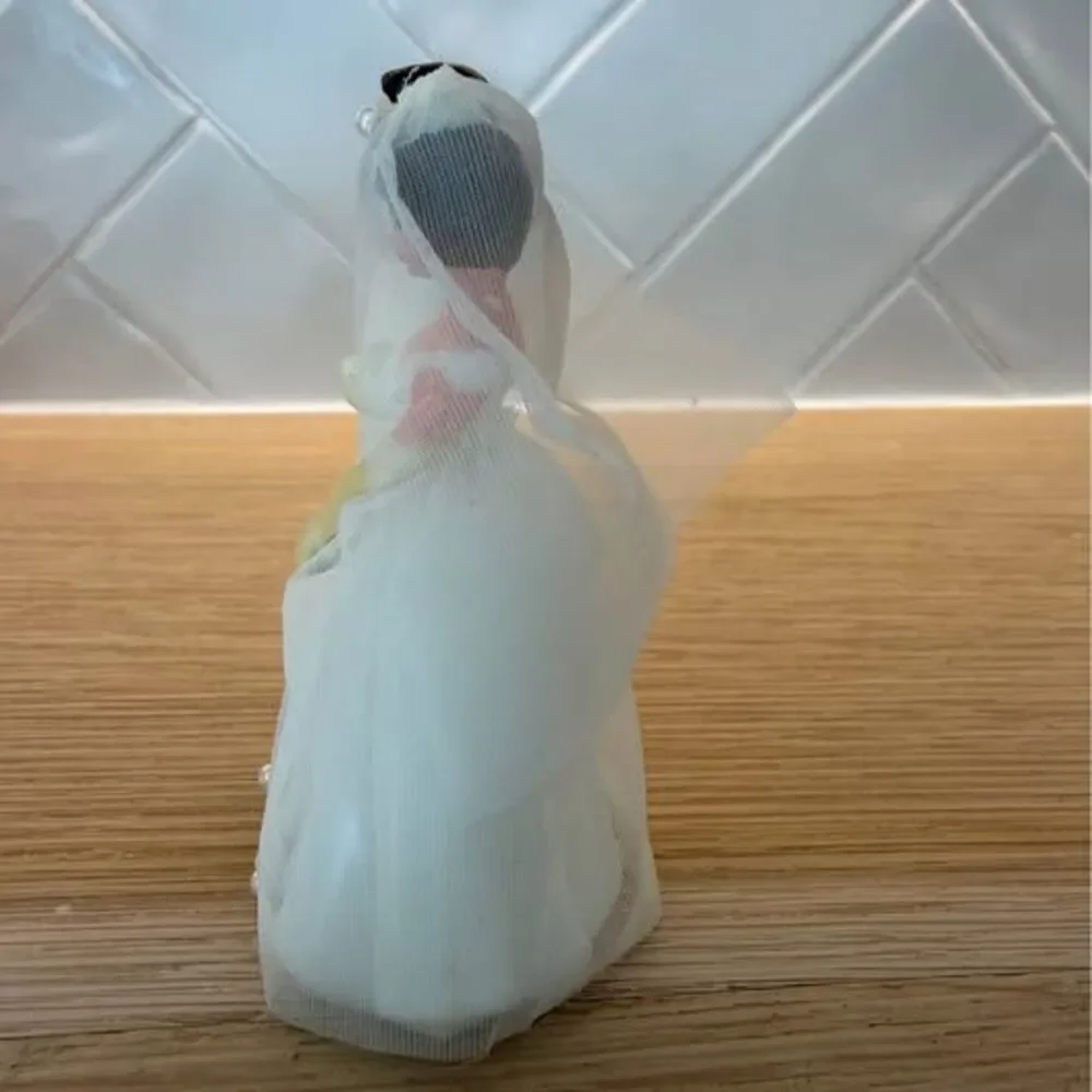 Vintage 60's - 70's Plastic Wilton Brunette Bride & Groom Cake Topper Tulle Veil